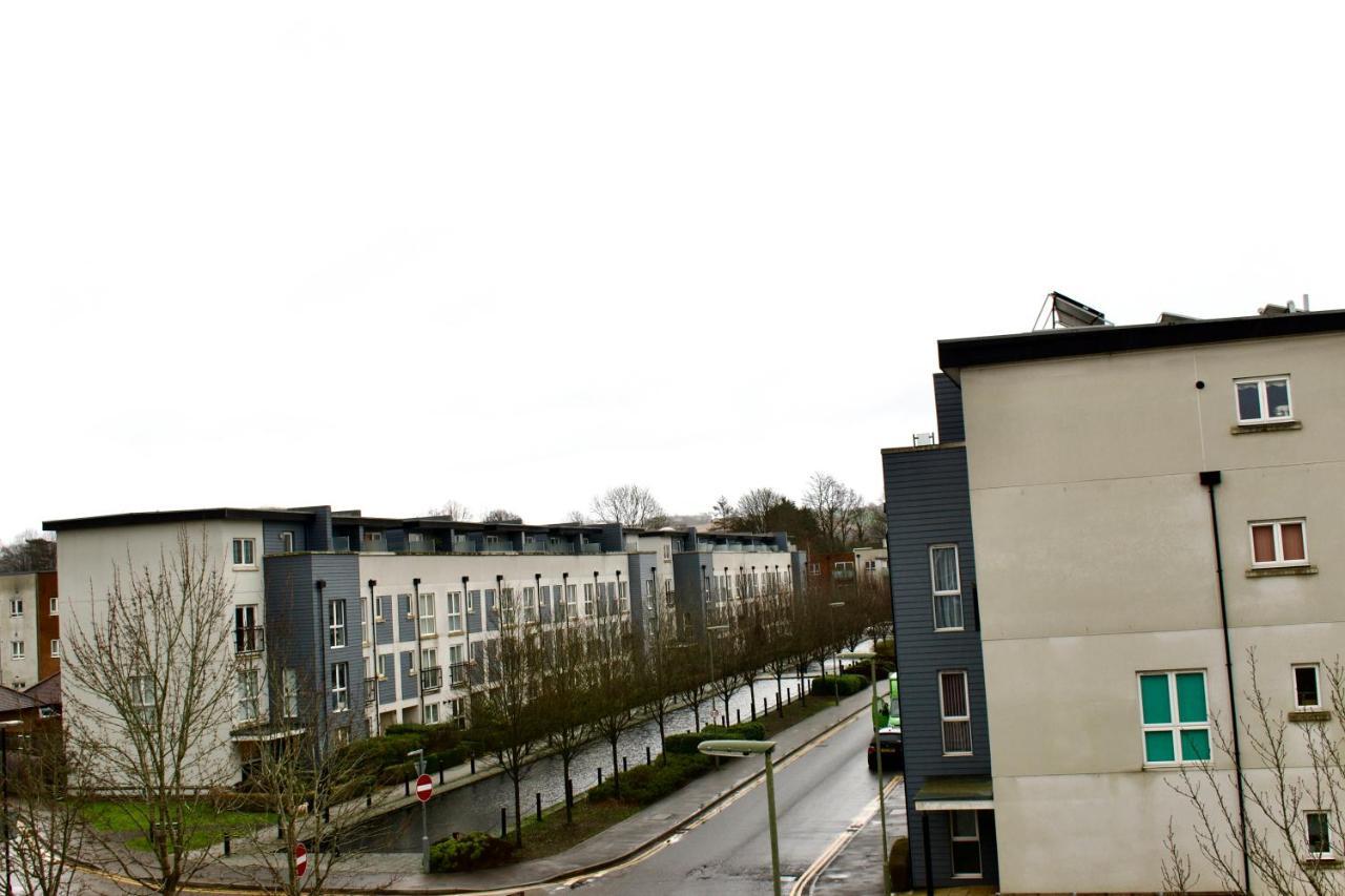 Beautiful 1-Bed Apartment In Redhill Redhill  Exterior foto